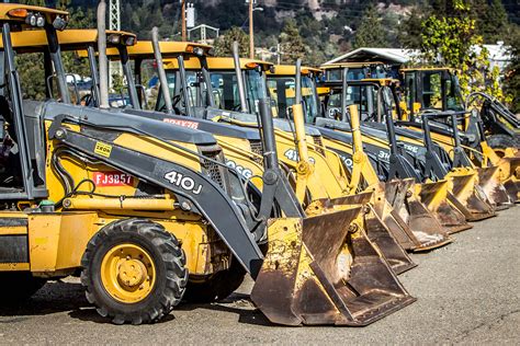 Heavy Equipment Rentals .